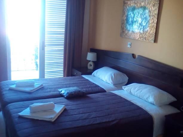 hotel_thetis_tolo_double_deluxe_sea_view_room_02